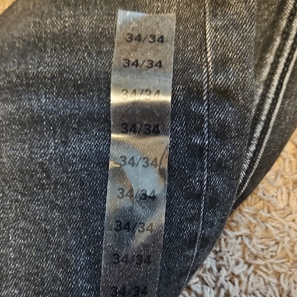 American Eagle Easyflex Relaxed Straight Jean - Picture 8 of 9